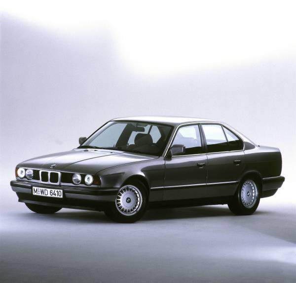 download BMW 5 E34 520i able workshop manual