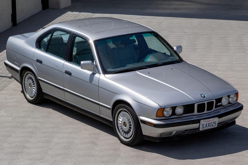 download BMW 5 E34 English able workshop manual