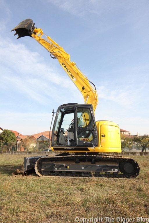 download Holland Kobelco E135B Crawler Excavator able workshop manual