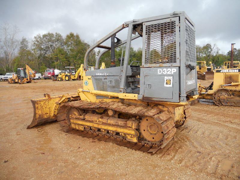 download Komatsu D32P 1 Crawler Tractor able workshop manual