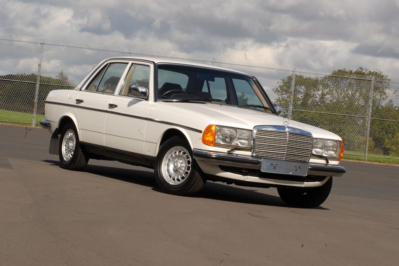 download Mercedes Benz 200D 240D 240TD 300D 300TD workshop manual