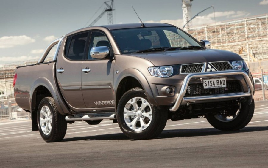 download Mitsubishi Triton workshop manual