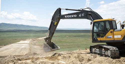 download VOLVO EC300E LD Excavator able workshop manual