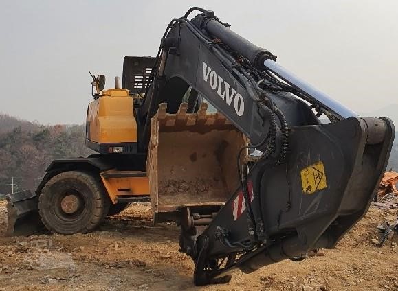 download Volvo EW60C Compact Wheel Excavator able workshop manual